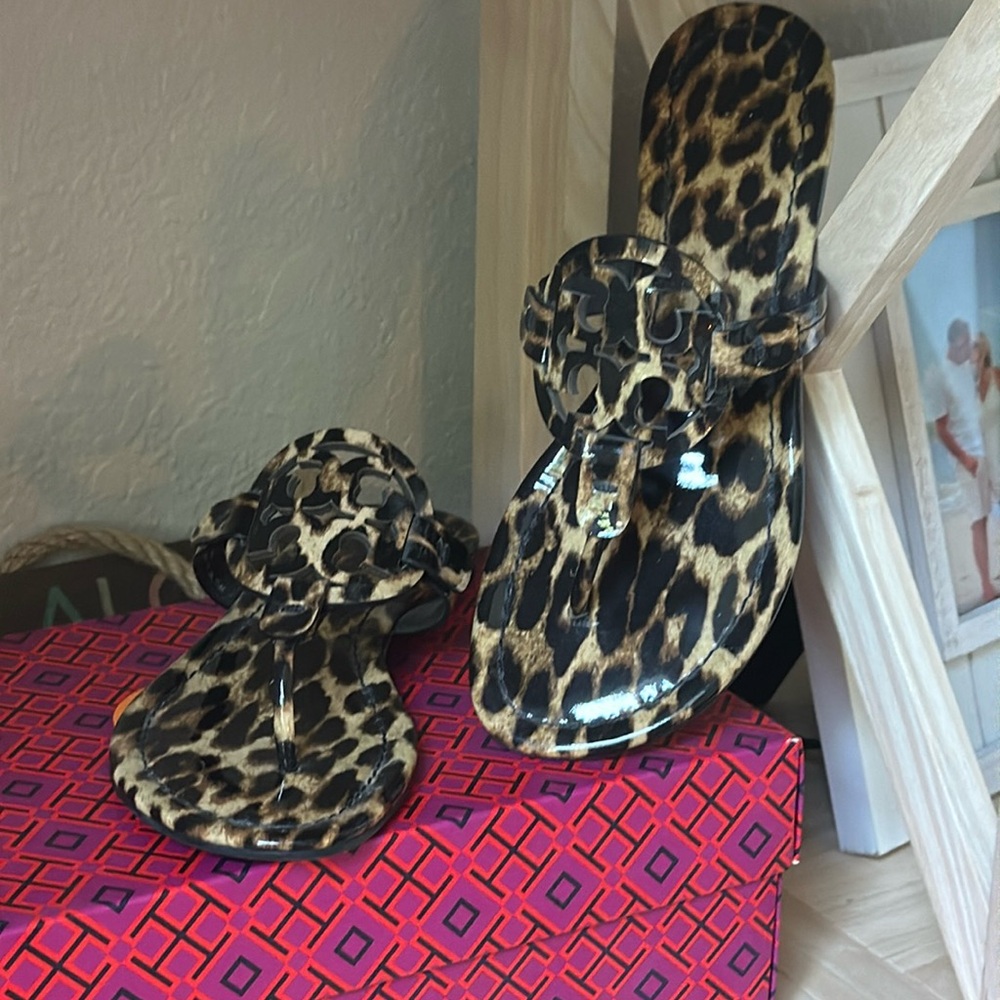 Tory Burch Miller Leopard print 7.5
